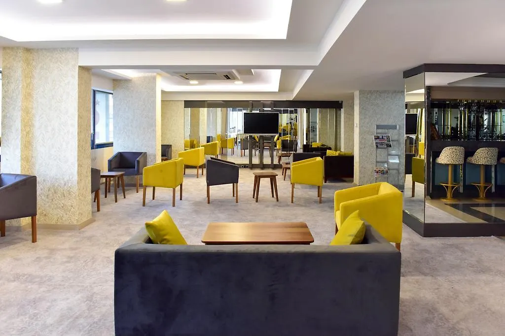 אושאק Agaoglu Otel מלון