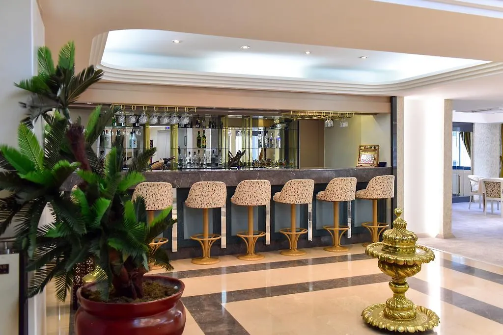 אושאק Agaoglu Otel