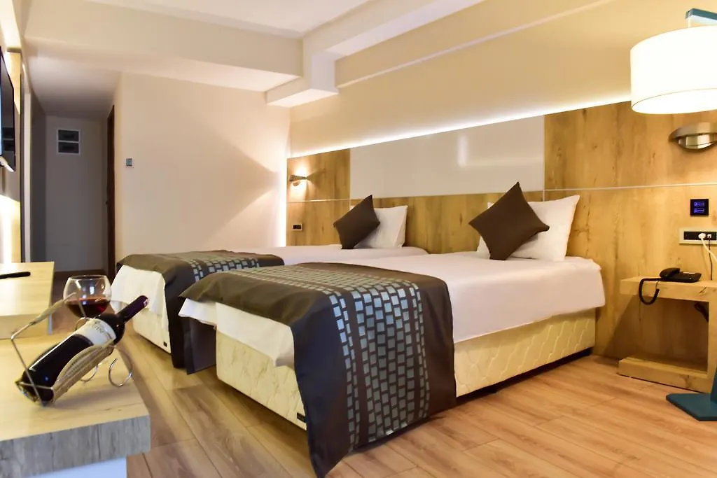 *** מלון אושאק Agaoglu Otel טורקיה
